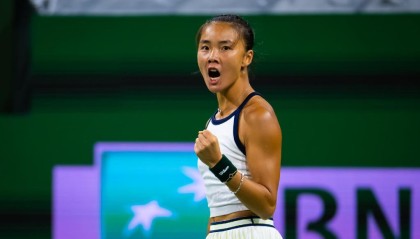  中国金花郑钦文力克强敌挺进八强