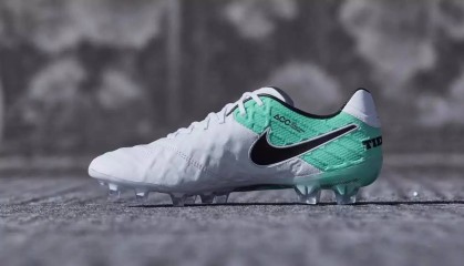  篮球鞋科技革新，新款战靴助力球员弹跳