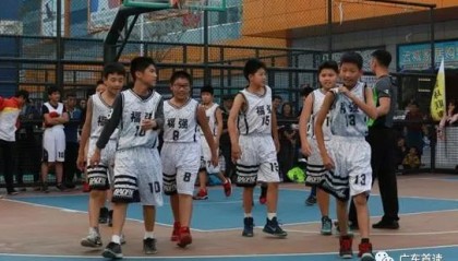  青少年篮球联赛开幕，青春风暴席卷赛场