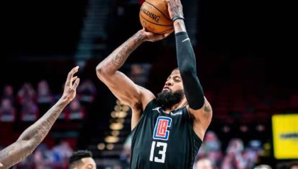  麦科勒姆末节发威开拓者逆转国王