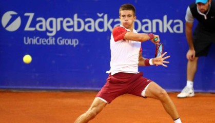  丘里奇挽救赛点逆转，草地热身赛爆冷门