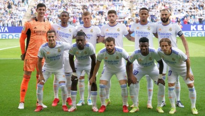  德比大战火花四溅，红黄牌频现火药味