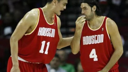  老将宝刀未老，头球攻门技惊四座