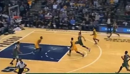  罚球线上稳如泰山锁定比赛胜局