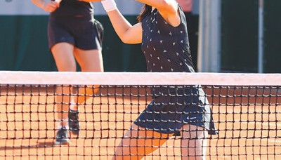  中国金花双打建功，段莹莹/郑赛赛法网夺冠