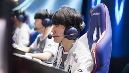  电竞豪门巅峰对决，谁主沉浮引关注