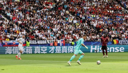  防守反击成关键，弱旅爆冷胜豪强