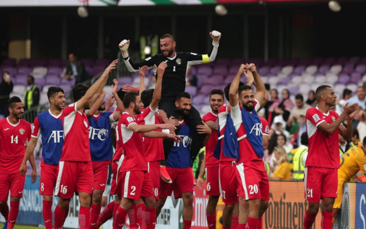  草根球队逆袭淘汰职业劲旅