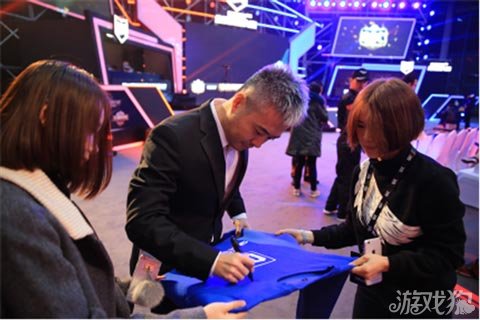  电竞解说名嘴云集，激情点评点燃全场