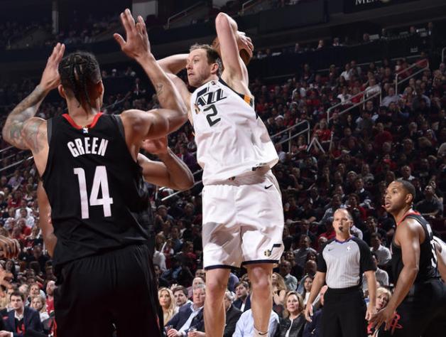  米切尔单节轰下20分，骑士主场力克公牛队