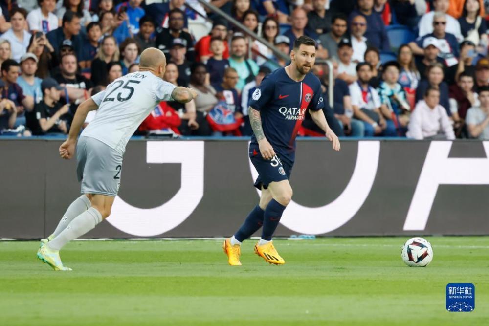  巴黎圣日耳曼法甲提前锁定冠军