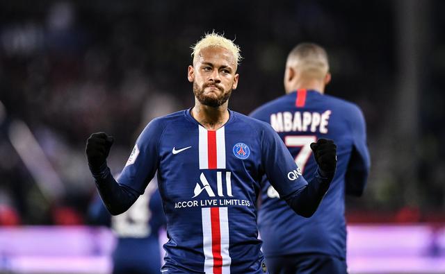  巴黎圣日耳曼豪取五连胜，强势登顶法甲  