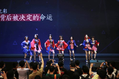  电竞巾帼英豪绽放赛场别样风采